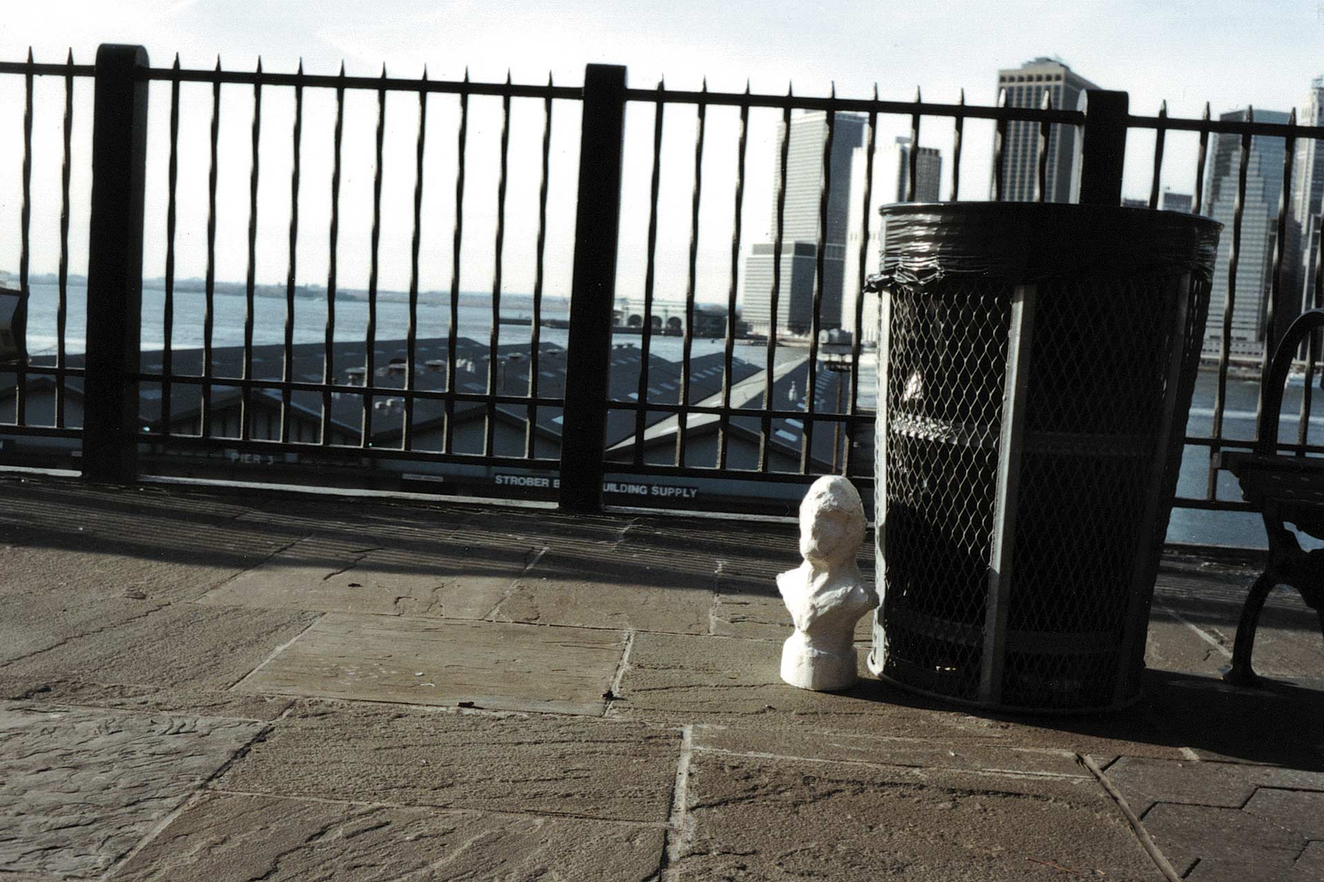 Envinronmental Wanderer (Brooklyn, NY) 2001, ongoing Project involving 5 plaster casts left in different locations around the world. C-type Print on aluminium, 100x70 cm.